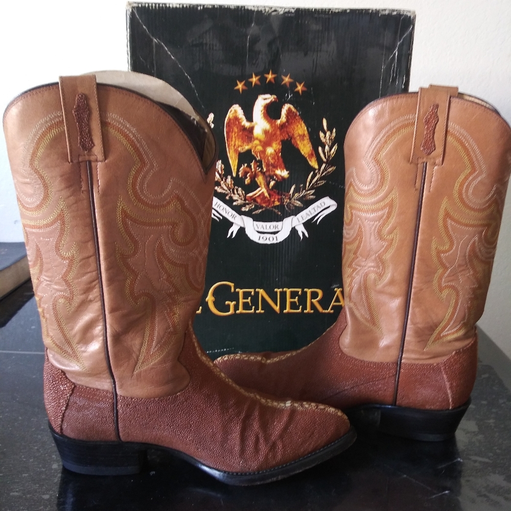 Boots - Picture 3 of 6